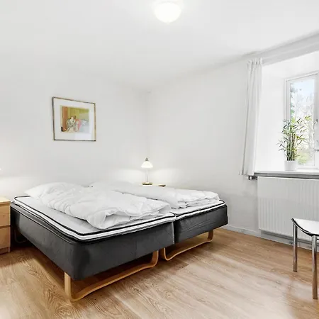 11 Bedroom Pet Friendly In *