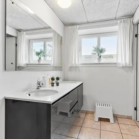 11 Bedroom Pet Friendly In * Rønde