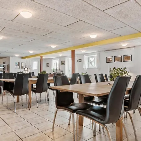 펜션 11 Bedroom Pet Friendly In *