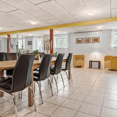 11 Bedroom Pet Friendly In