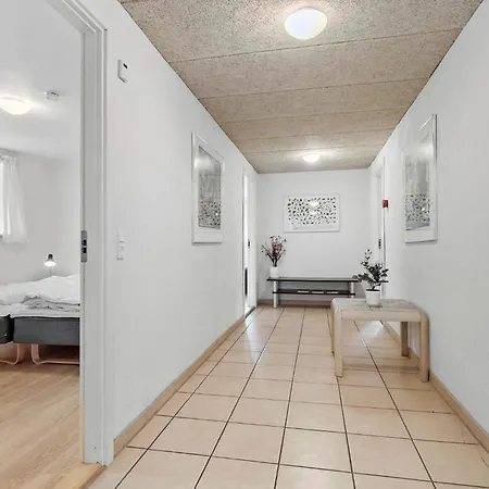 11 Bedroom Pet Friendly In *