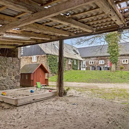 11 Bedroom Pet Friendly In * Rønde