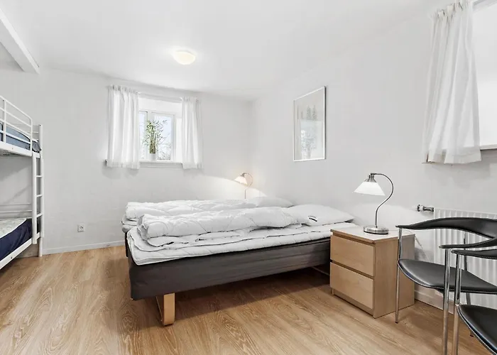 11 Bedroom Pet Friendly In Rønde