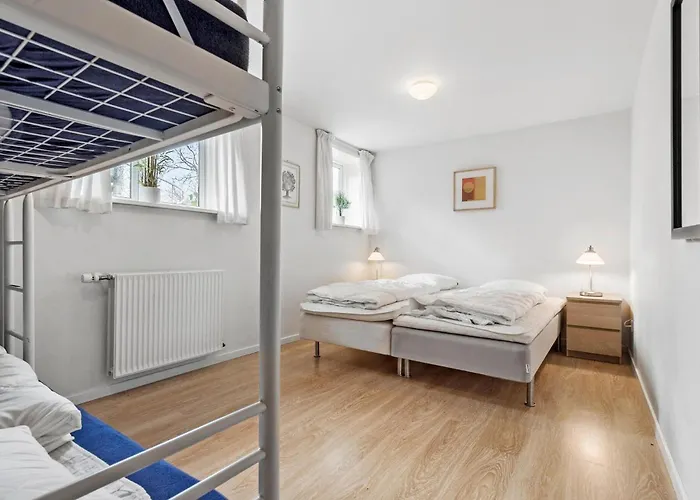 11 Bedroom Pet Friendly In 펜션 Rønde