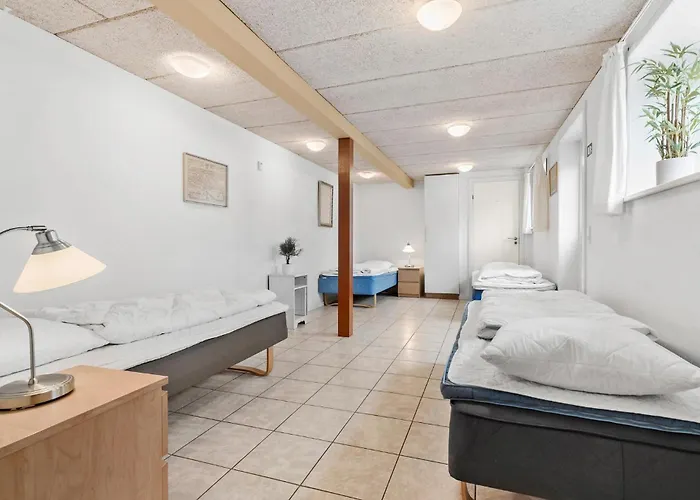 11 Bedroom Pet Friendly In Rønde