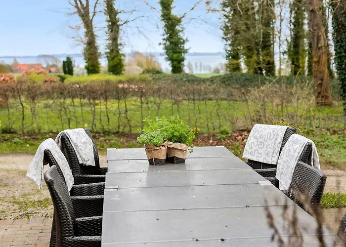 11 Bedroom Pet Friendly In Rønde